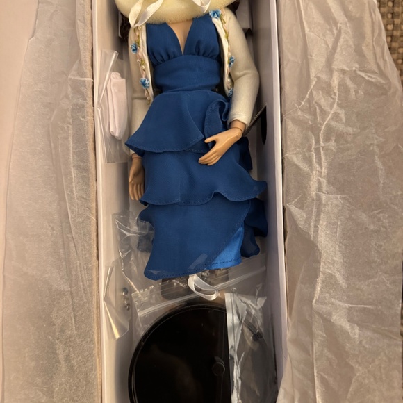 SOLD AS SET Tonner - Bella Swan and Edward Cullen Twilight Movie TURN ME - Picture 4 of 16